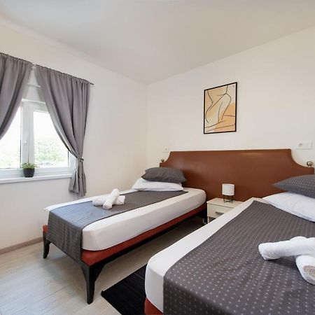 Hotel Potpican Bagian luar foto