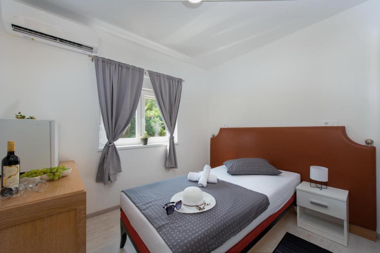 Hotel Potpican Bagian luar foto